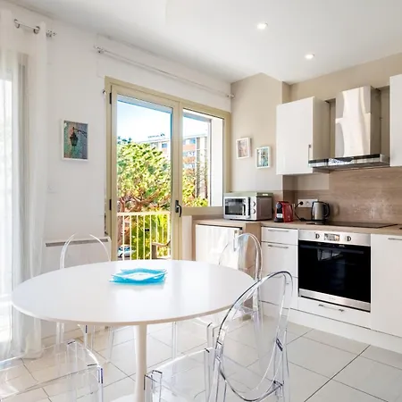 Apartmán Miramar 2eme Ab002 *